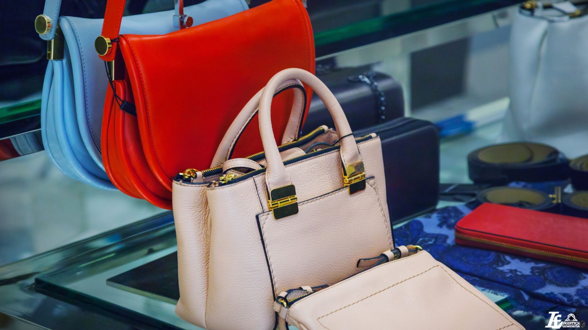 Come abbinare una borsa al proprio outfit