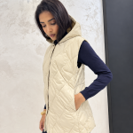 Piumino Vicolo modello gilet con cappuccio