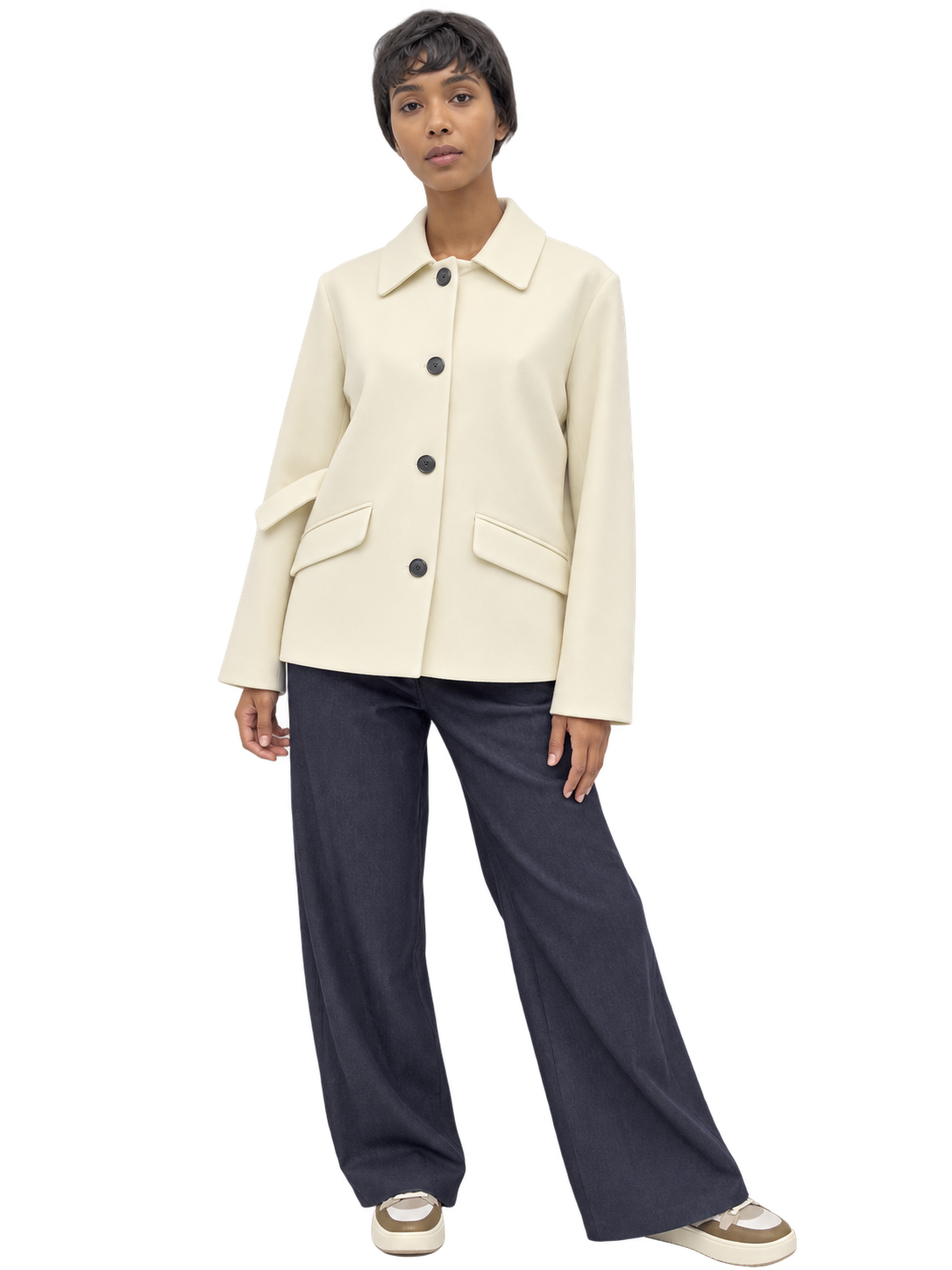 Ritratto moda con giacca avorio Giacca Eleh eco pelle bianca